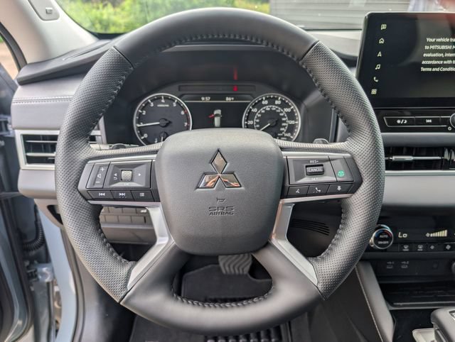 New 2026 Mitsubishi Outlander SE FWD image 15