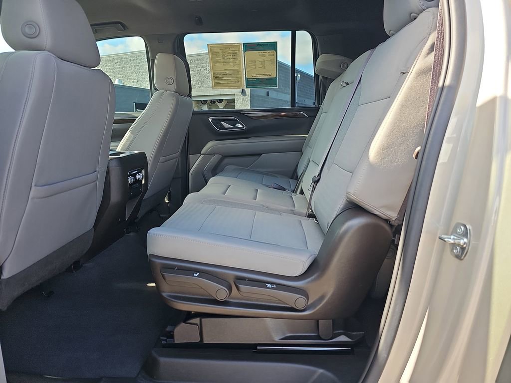 Used 2022 GMC Yukon XL SLE w/ Gmc Pro Safety Plus Package RWD image 19