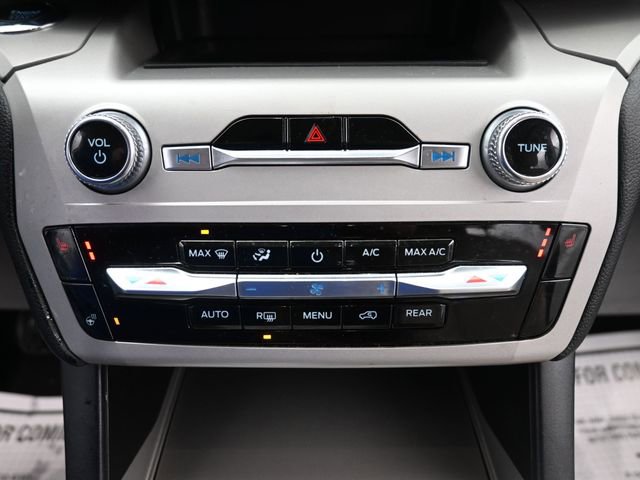 Used 2024 Ford Explorer XLT w/ Equipment Group 202A image 16