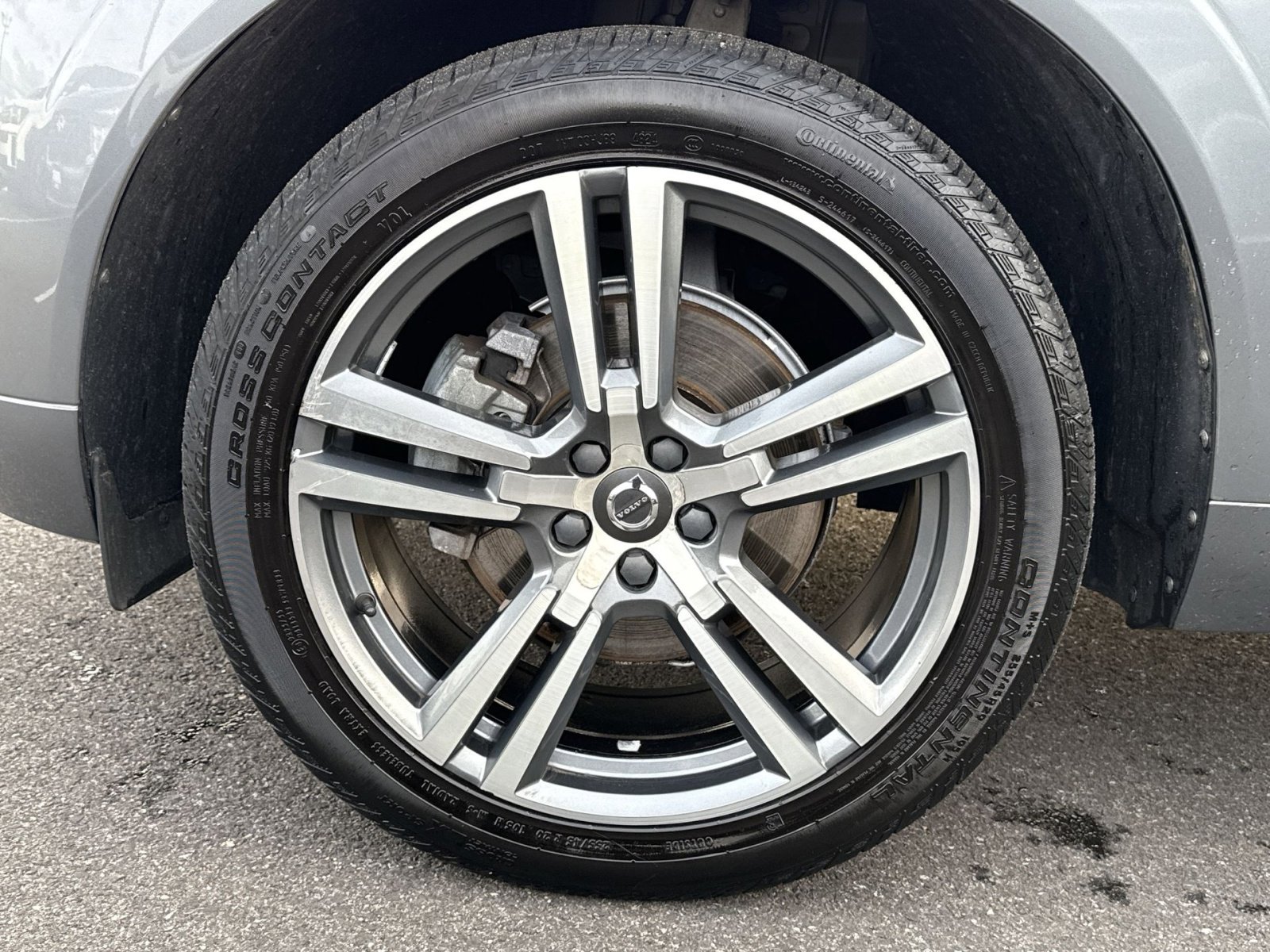 Used 2021 Volvo XC60 T5 Momentum image 12