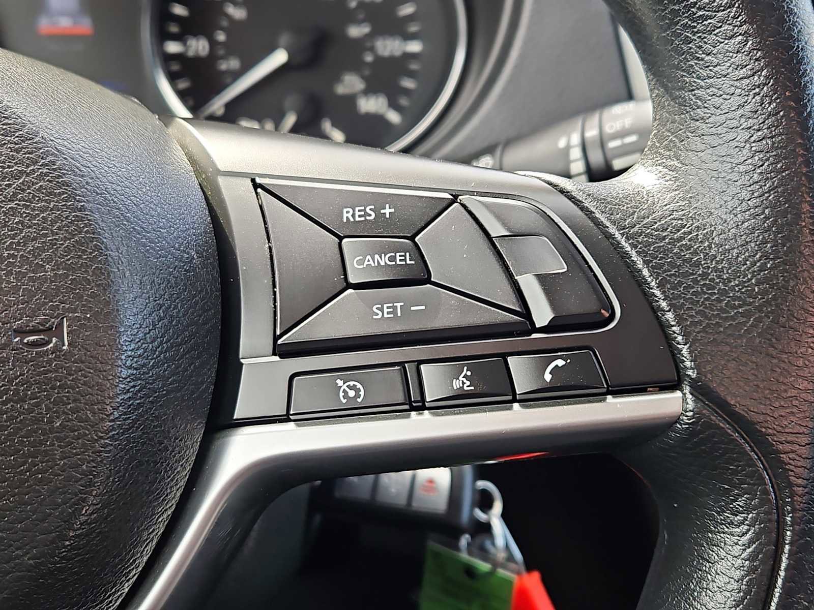 Used 2018 Nissan Rogue S image 19