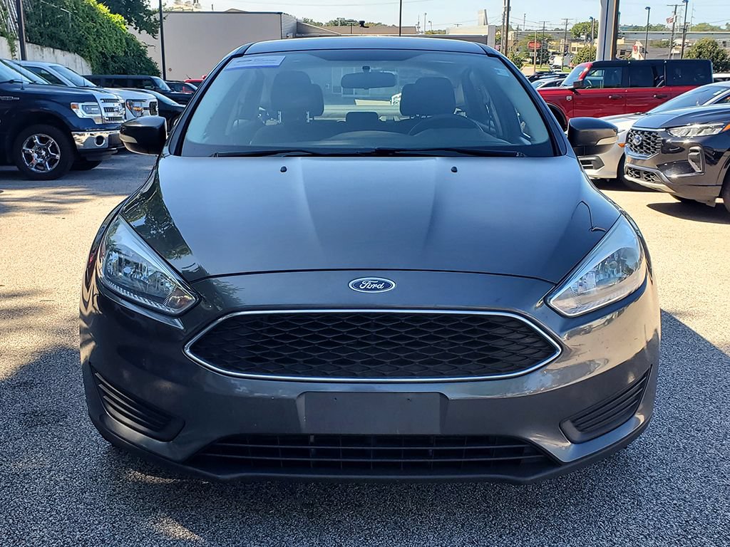 Used 2015 Ford Focus SE w/ SE Cold Weather Package FWD image 2