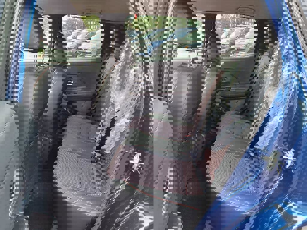 New 2025 Nissan Kicks SR image 6