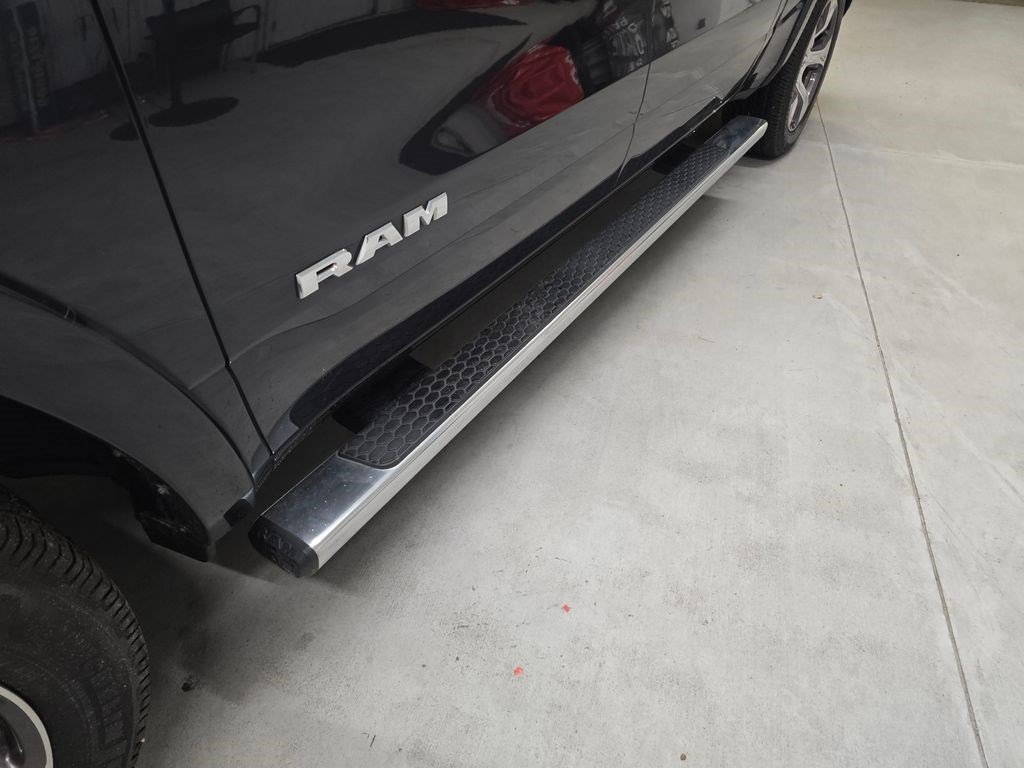 Used 2020 RAM 1500 Laramie RWD image 11