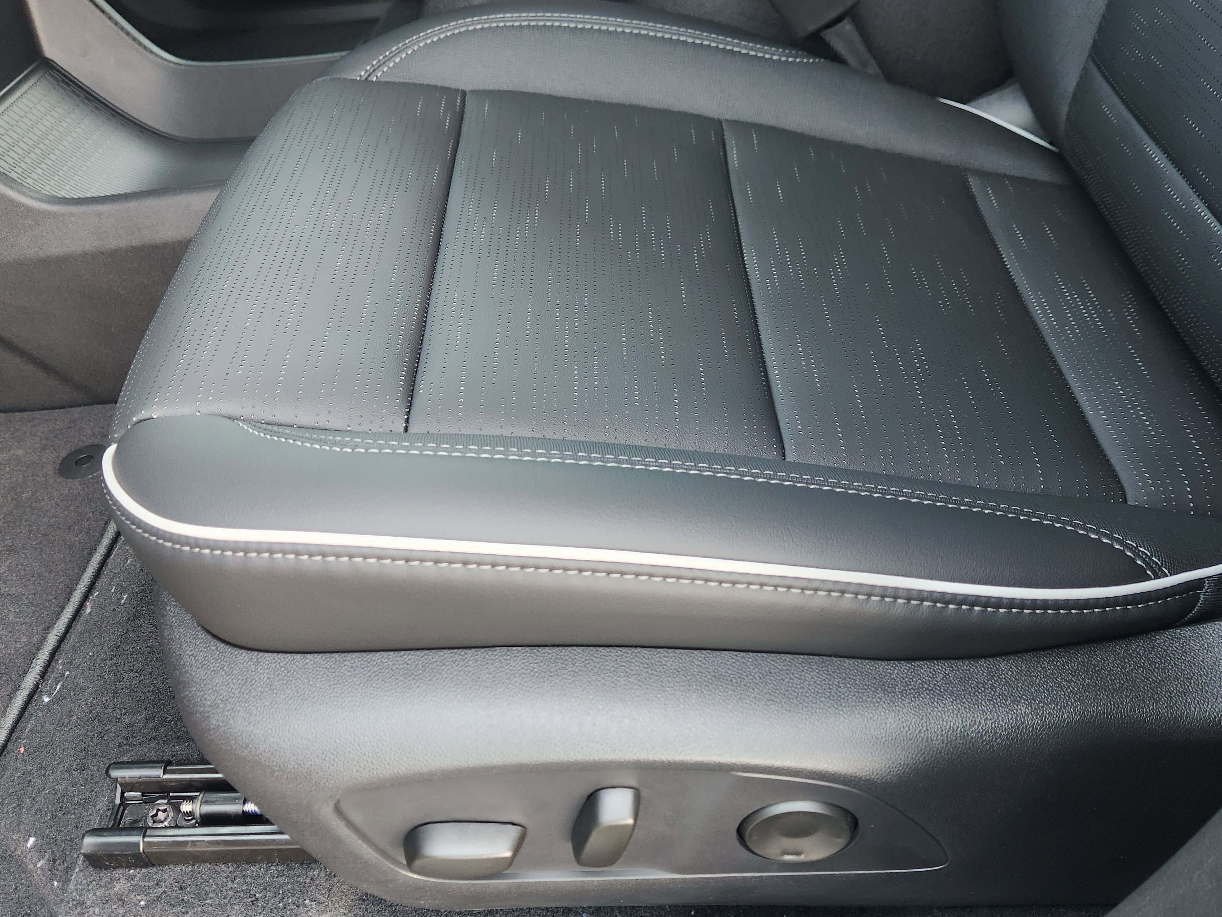 New 2026 Buick Enclave Sport Touring w/ Power Package FWD image 18
