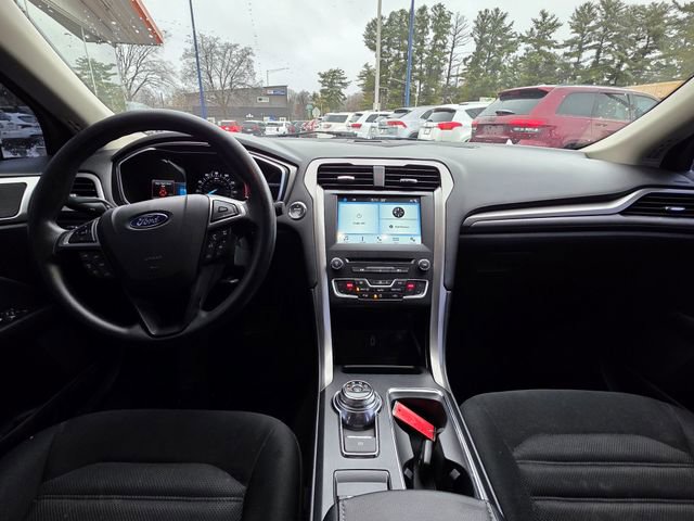 Used 2017 Ford Fusion SE w/ Fusion SE Technology Package FWD image 15