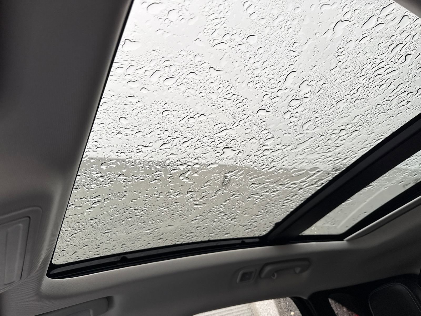 Used 2025 Ford Escape SE image 21