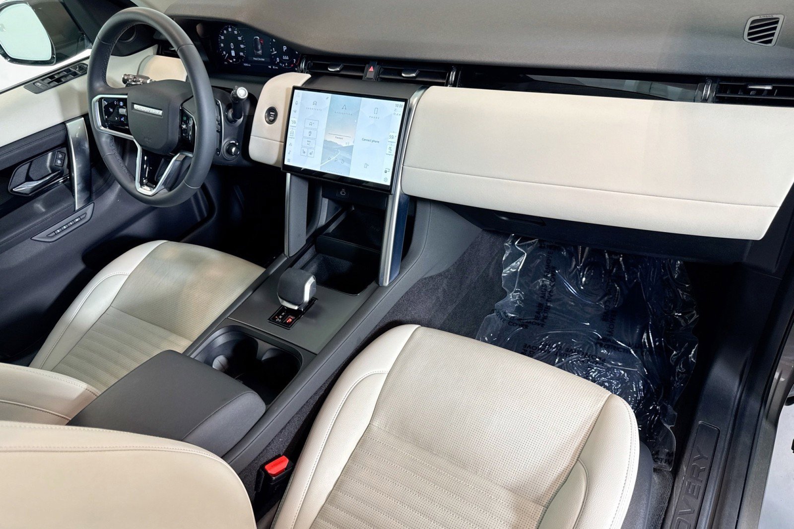 Used 2024 Land Rover Discovery Sport S image 26