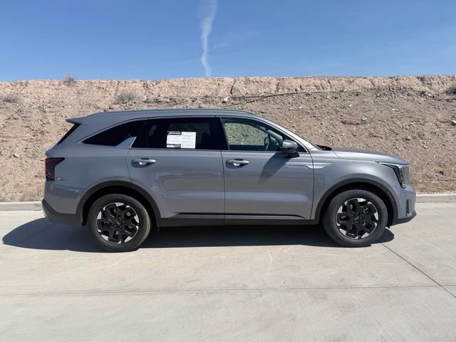 Used 2024 Kia Sorento S image 4