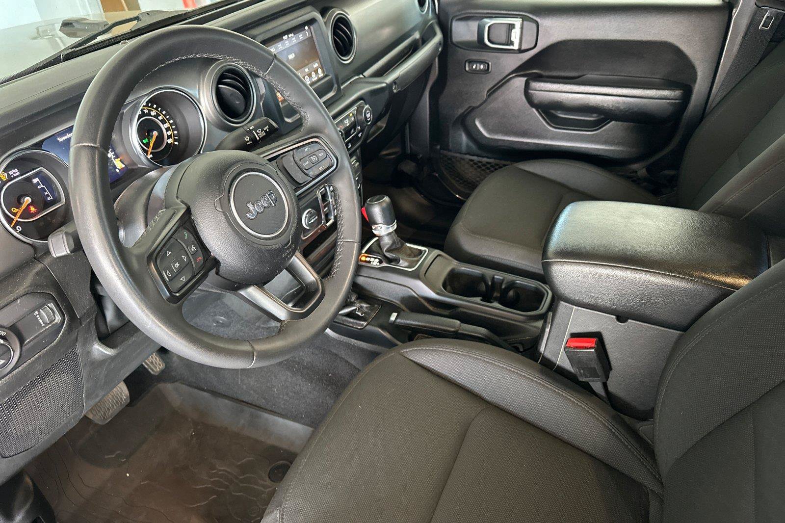 Used 2023 Jeep Gladiator Sport AWD/4WD image 9