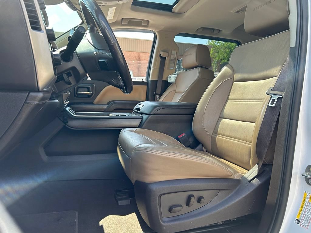 Used 2019 GMC Sierra 2500 Denali w/ Duramax Plus Package AWD/4WD image 9