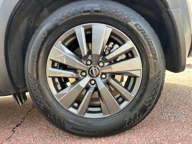 Used 2024 Nissan Pathfinder S image 29