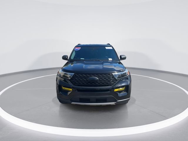 Certified 2023 Ford Explorer XLT w/ Equipment Group 202A RWD image 2