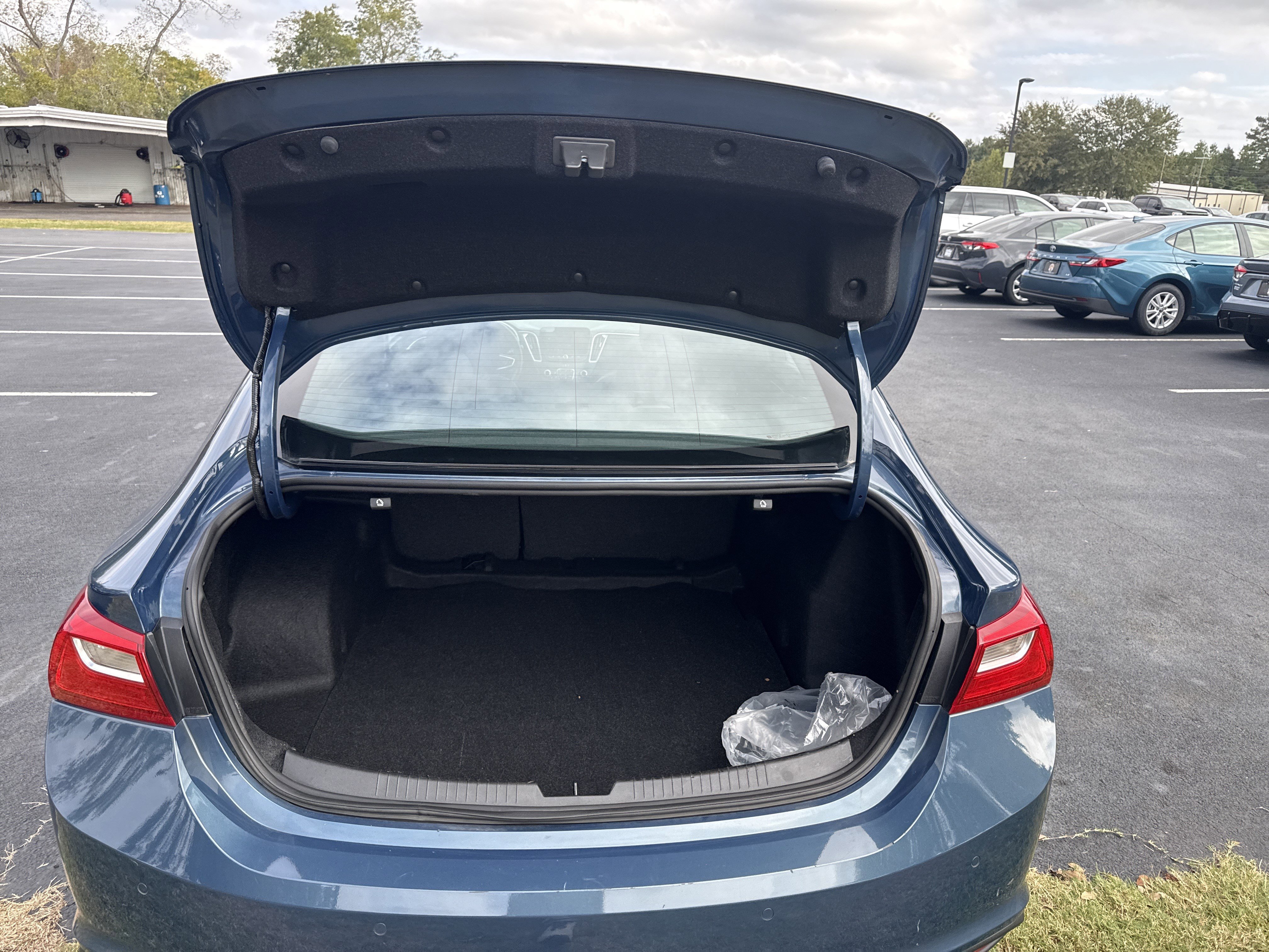 Used 2024 Chevrolet Malibu LT image 28