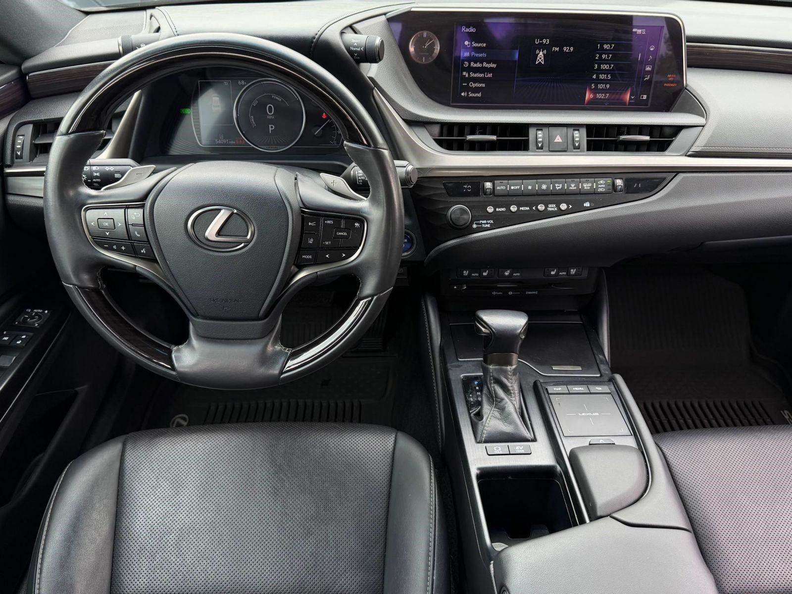 Certified 2020 Lexus ES 300h w/ Premium Package FWD image 26