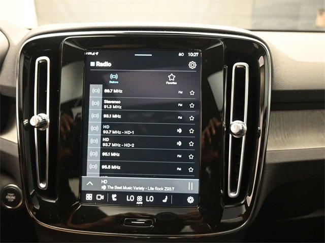 Used 2024 Volvo XC40 B5 Plus w/ Protection Package Premier image 11