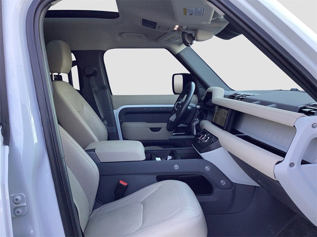 Used 2023 Land Rover Defender 110 S image 33