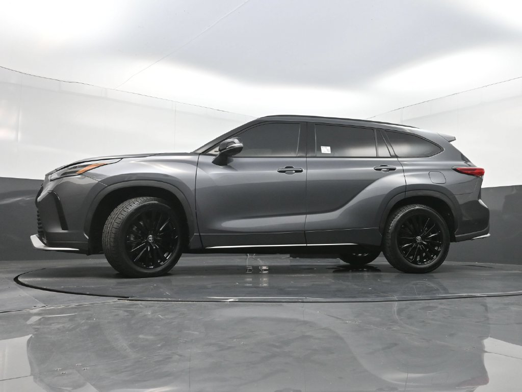 Used 2023 Toyota Highlander XSE FWD image 29