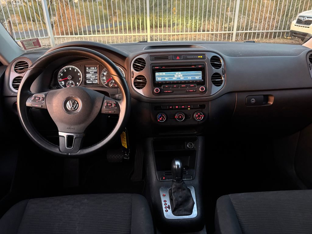 Used 2014 Volkswagen Tiguan S image 4
