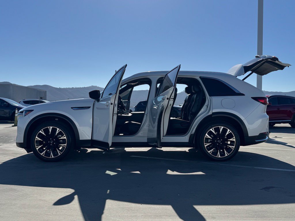 Used 2024 MAZDA CX-90 Plug-In Hybrid w/ Premium Plus AWD/4WD image 27