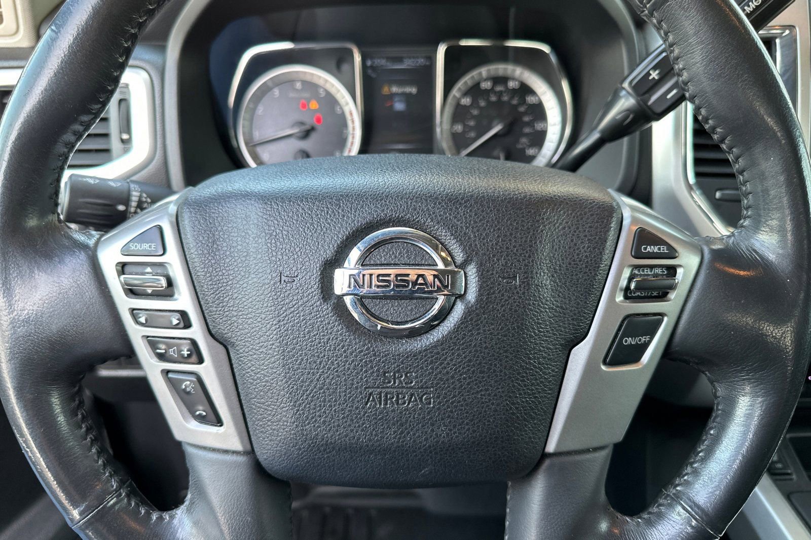 Used 2017 Nissan Titan SV image 24