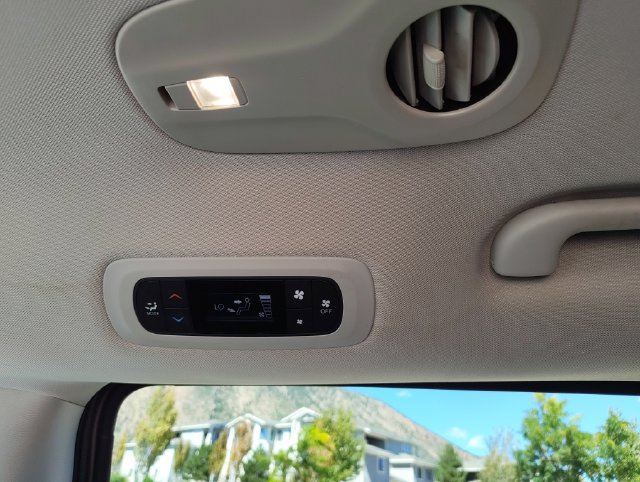 Used 2017 Chrysler Pacifica LX FWD image 15