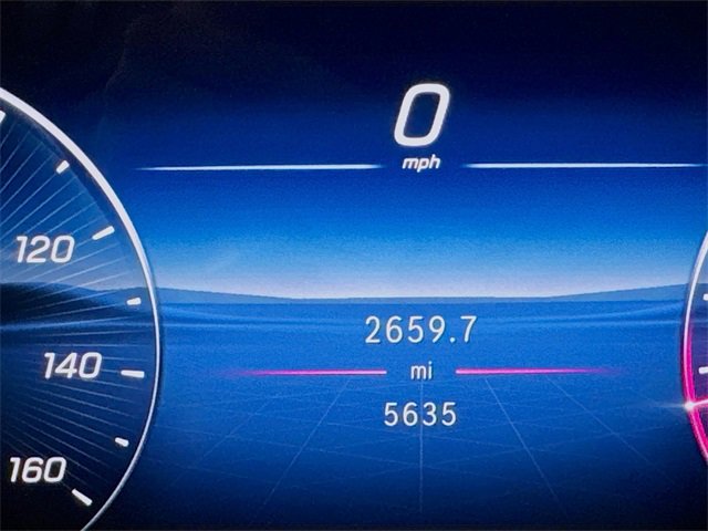 Used 2025 Mercedes-Benz GLC 300 4MATIC image 12