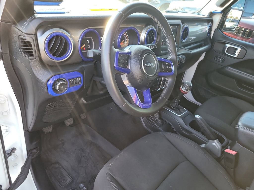 Used 2018 Jeep Wrangler Unlimited Sahara image 16