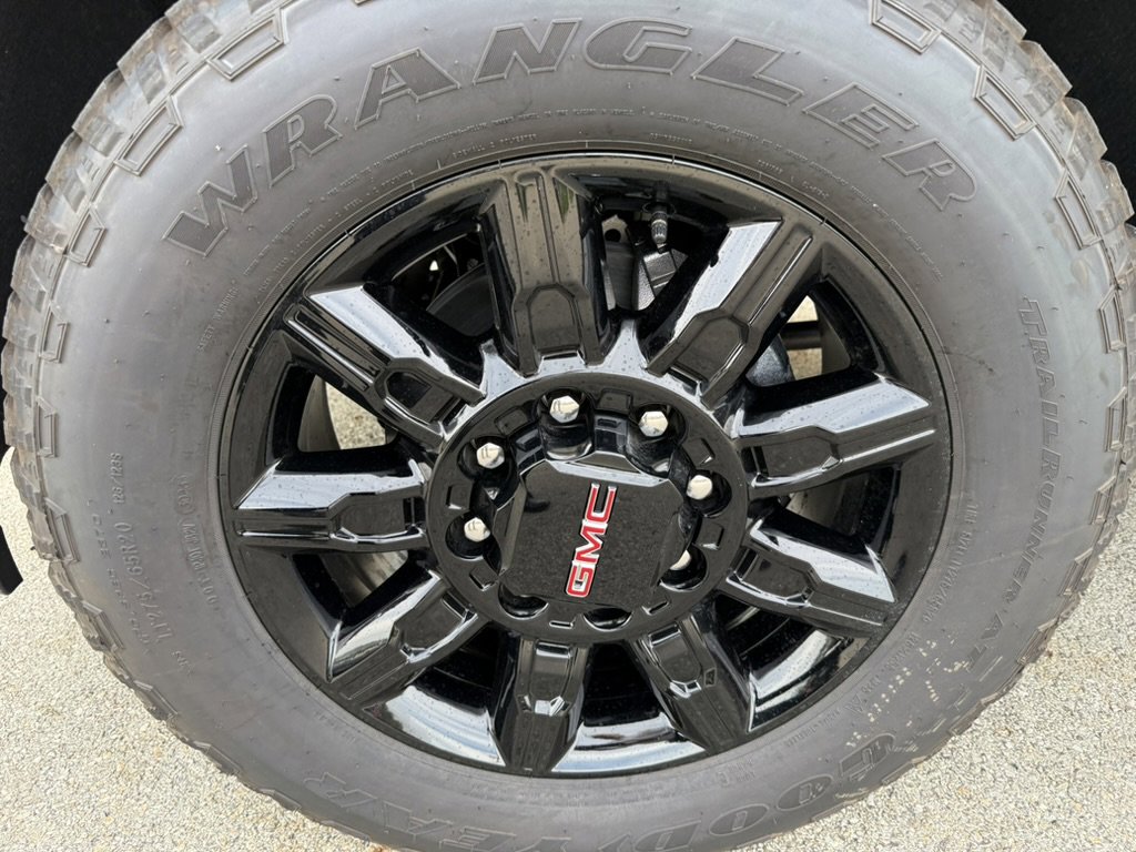 New 2026 GMC Sierra 2500 AT4 w/ Technology Package image 9