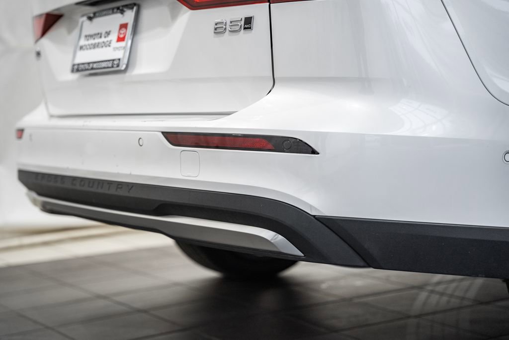 Used 2025 Volvo V60 B5 Cross Country Plus image 6