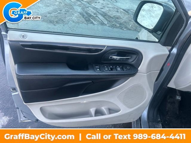 Used 2019 Dodge Grand Caravan SXT image 10
