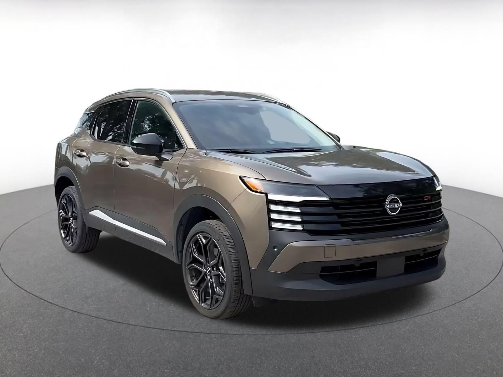 Used 2026 Nissan Kicks SR FWD image 3