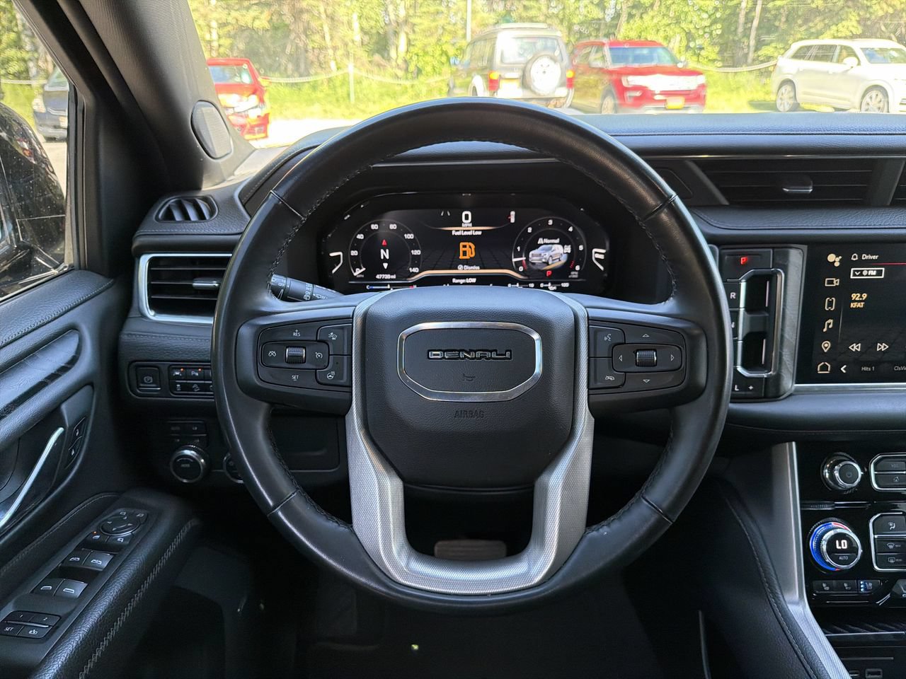 Used 2023 GMC Yukon Denali AWD/4WD image 14