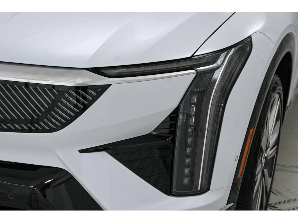 New 2027 Cadillac Optiq Premium Luxury AWD/4WD image 9