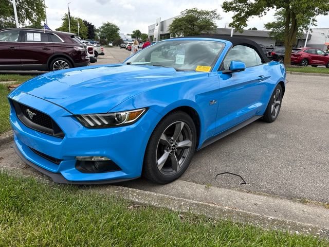 Used 2017 Ford Mustang GT Premium w/ Equipment Group 401A RWD image 2