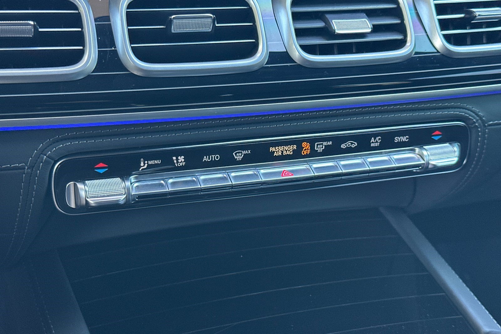Certified 2025 Mercedes-Benz Maybach GLS 600 4MATIC image 27