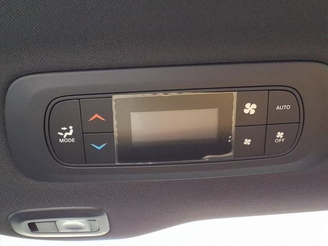 New 2025 Chrysler Pacifica Select w/ Fav Edition Package FWD image 13