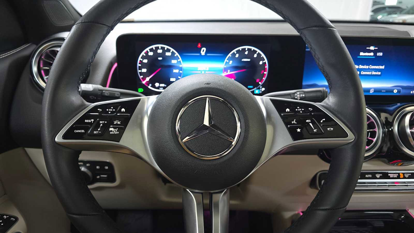 Certified 2025 Mercedes-Benz GLB 250 4MATIC image 29