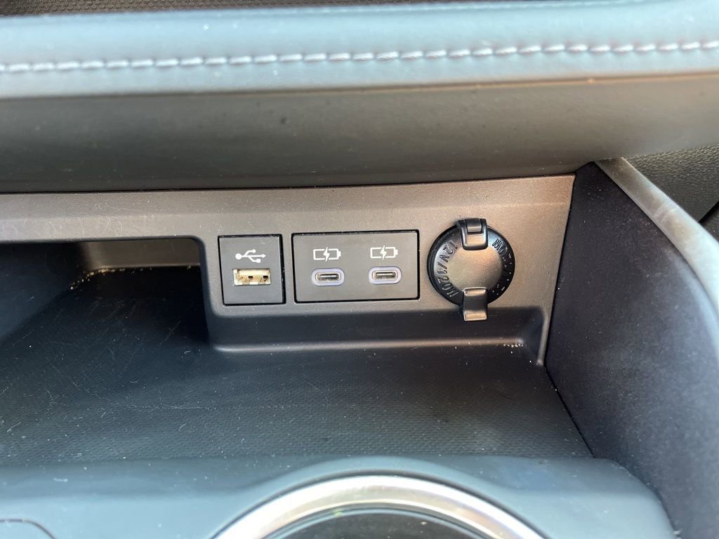 Used 2023 Toyota Highlander L image 22