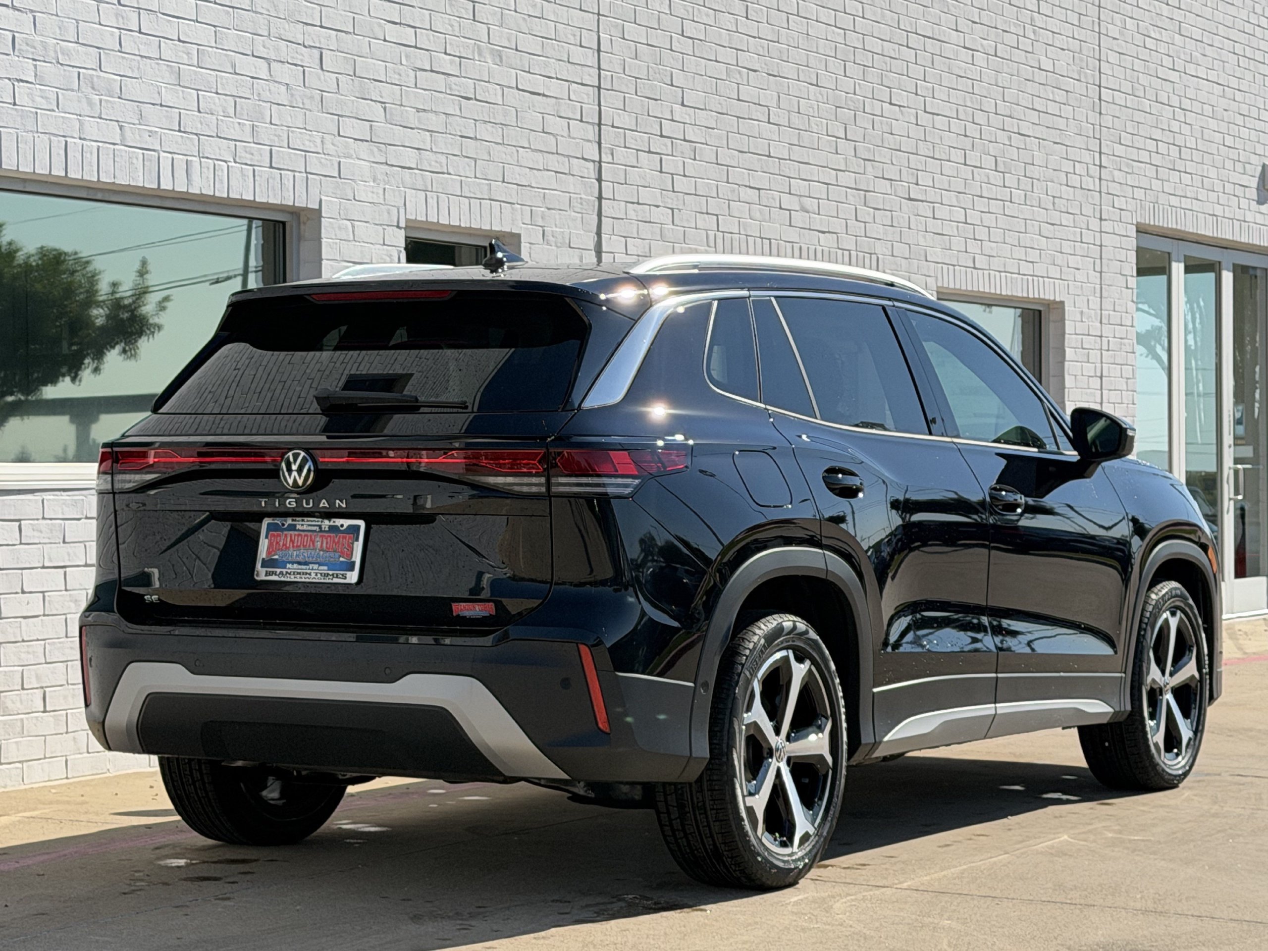 New 2026 Volkswagen Tiguan SE FWD image 4