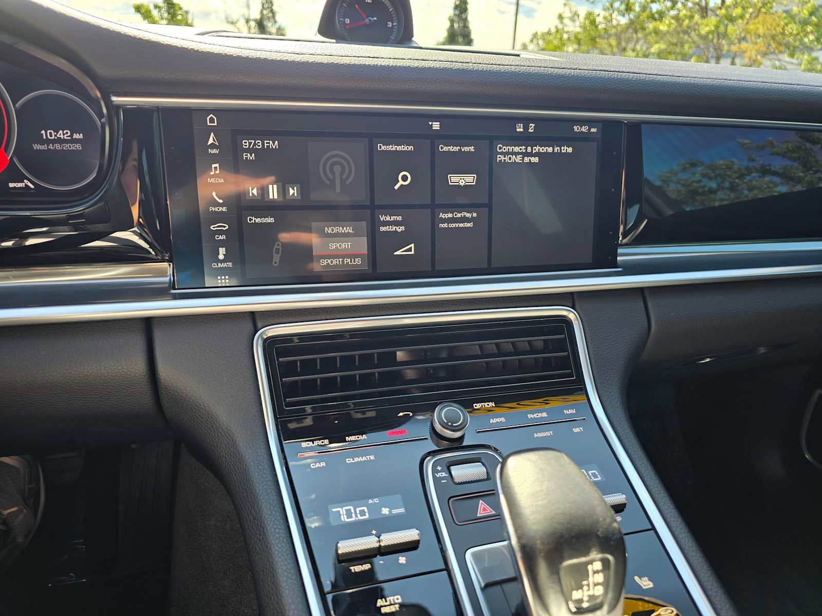 Used 2018 Porsche Panamera RWD image 27