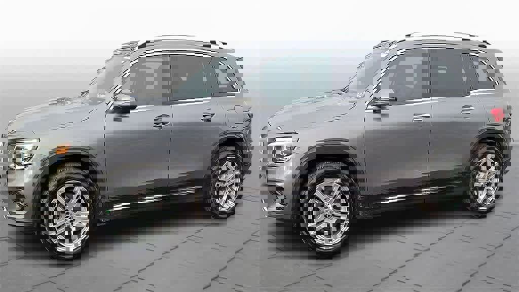 Used 2021 Mercedes-Benz GLB 250 4MATIC image 4