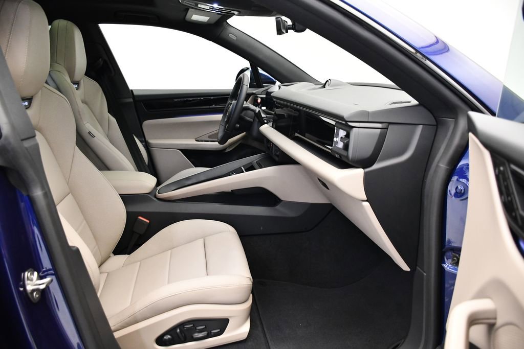 Used 2025 Porsche Macan 4S Electric image 48