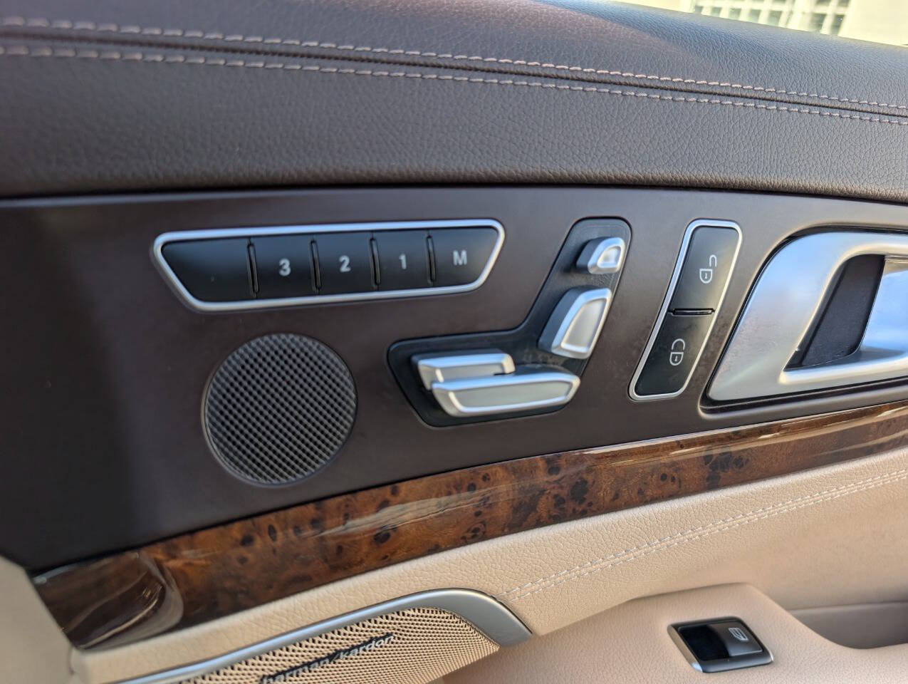 Used 2019 Mercedes-Benz SL 550 image 30