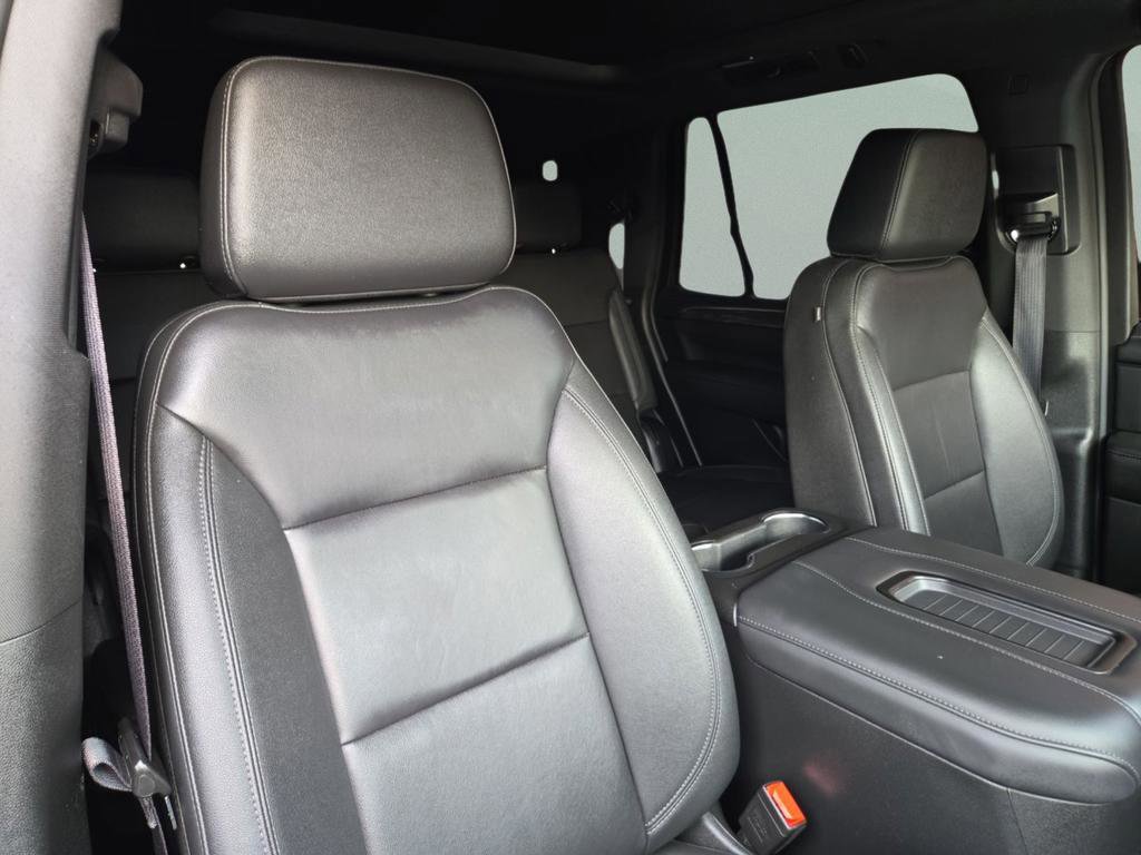 Used 2024 Chevrolet Tahoe Z71 w/ Luxury Package image 31