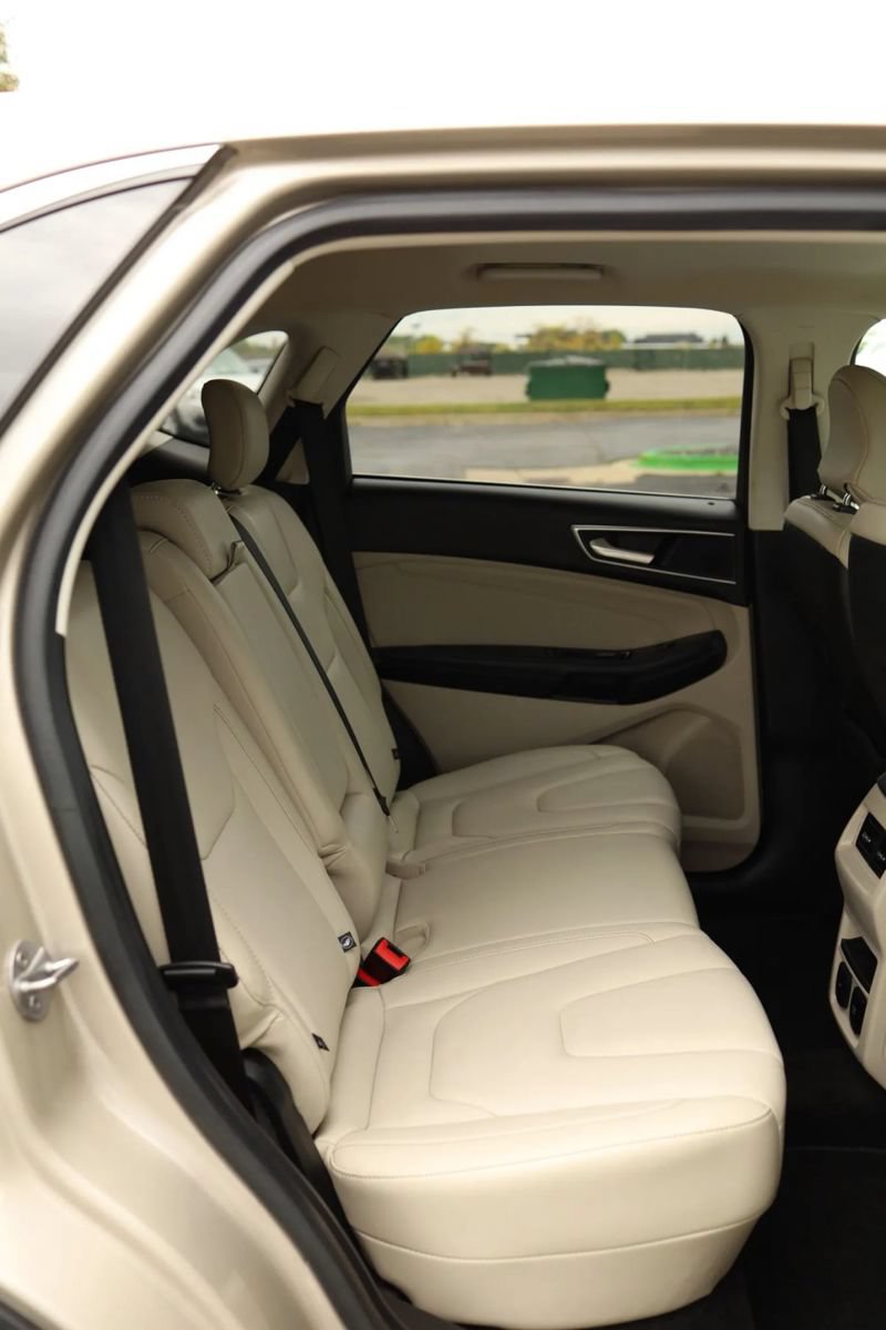 Used 2018 Ford Edge Titanium w/ Ford Safe & Smart Package AWD/4WD image 43