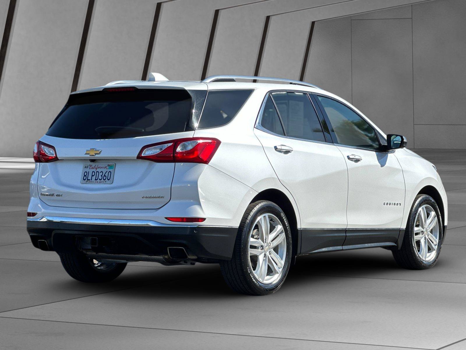 Used 2020 Chevrolet Equinox Premier FWD image 4