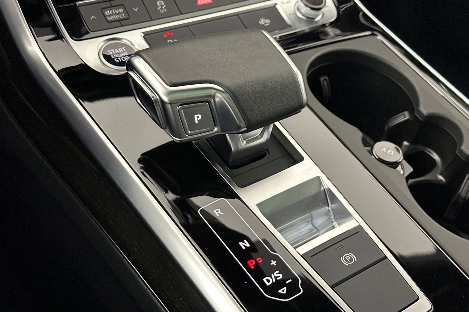 Used 2025 Audi Q8 Premium w/ Black Optic Package image 21