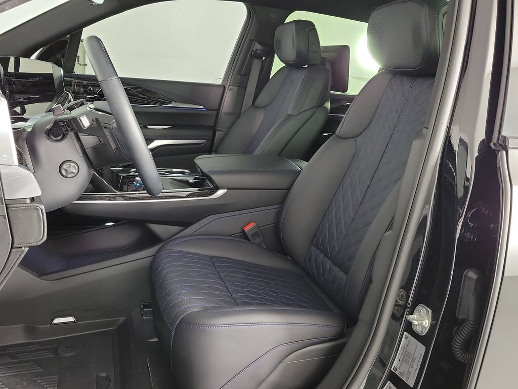 Used 2026 Cadillac Escalade IQ Sport 1 w/ LPO, Floor Liner Package AWD/4WD image 18