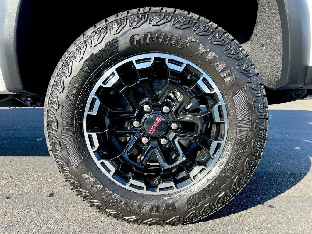 New 2026 GMC Canyon AT4 AWD/4WD image 26